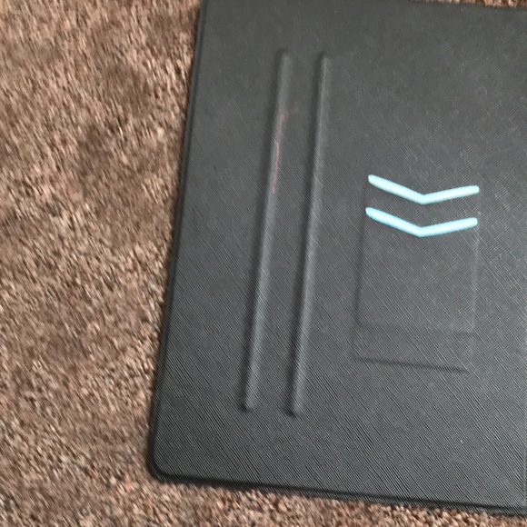 This is an ipad  case 7th and 8th gen - Picture 3 of 4